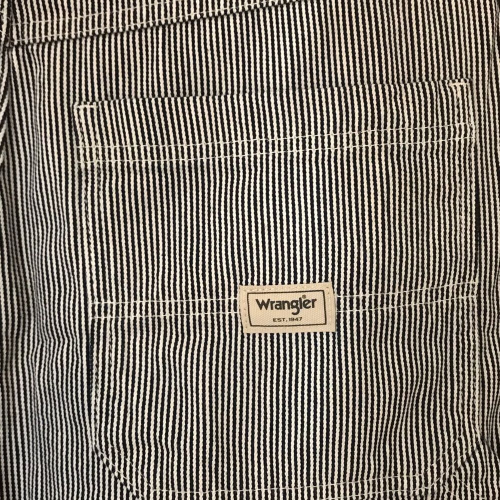 Wrangler Striped Pocket Jeans Shorts - Navy blue & White Sizes 29 & 30